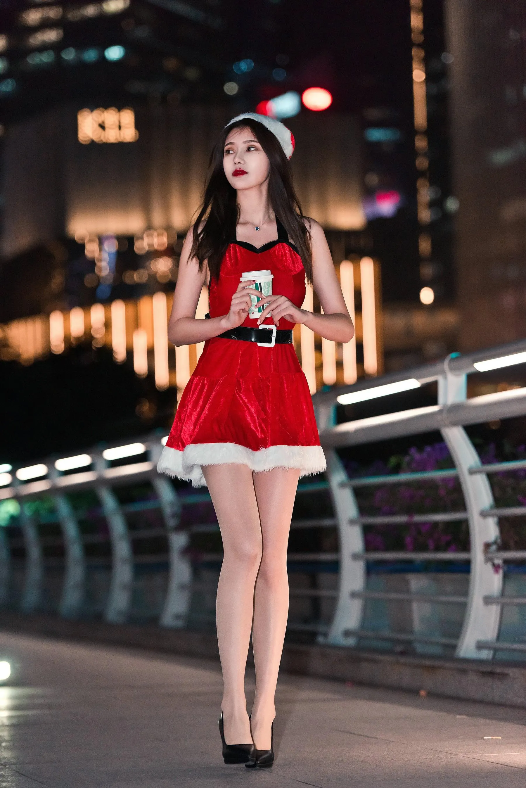 [魔镜街拍] NO.124 寒风中的极品肉丝圣诞美人婷婷 [224P]插图2